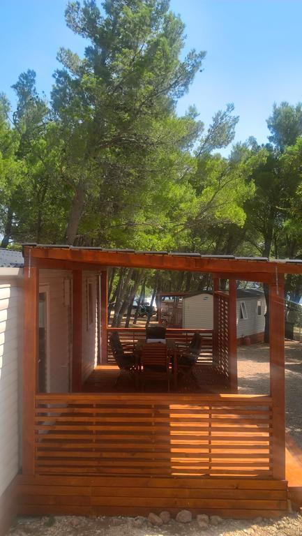 Mobile Home Navis Starigrad Paklenica Exterior foto